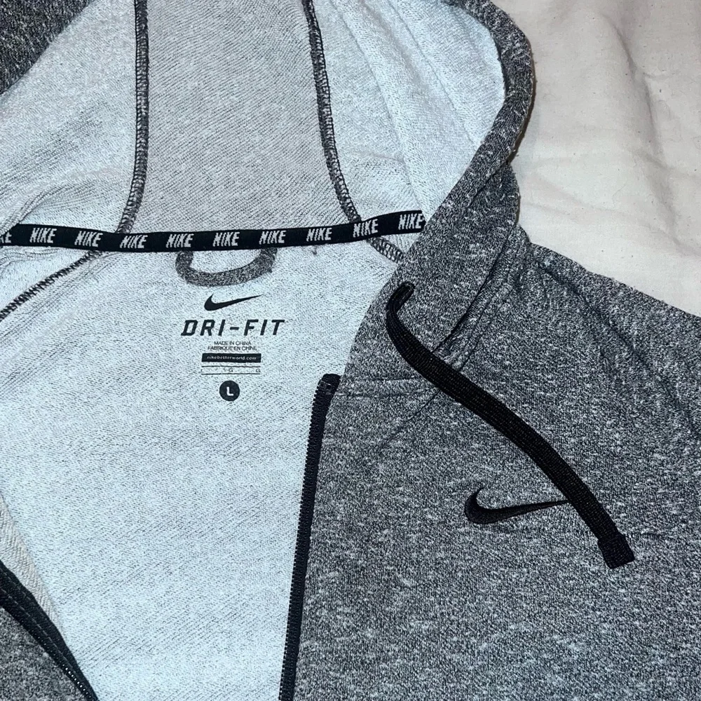 Nike dri fit sweater